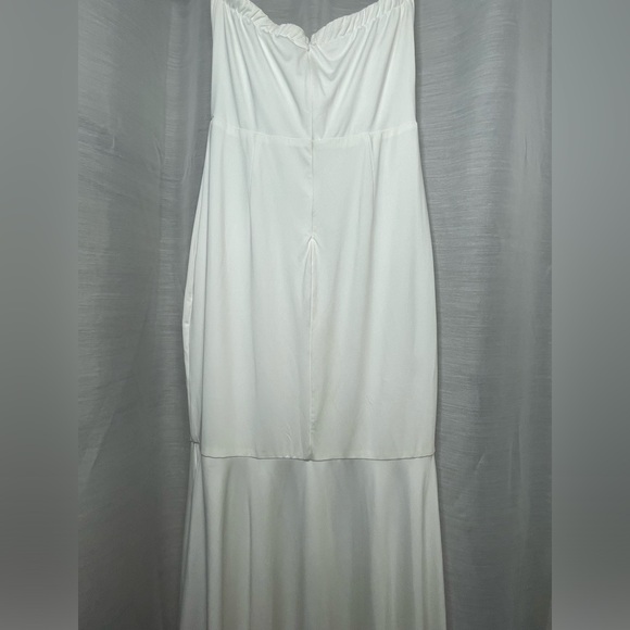 💖Beautiful White Strapless Dress✨ Size (M) - Picture 7 of 7